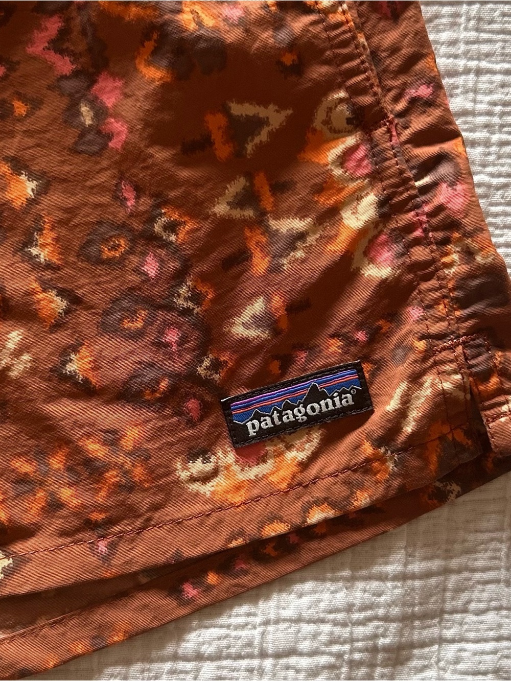 Patagonia Baggies Women's Ikat Print Elastic Waist Shorts - Picture 3 of 4